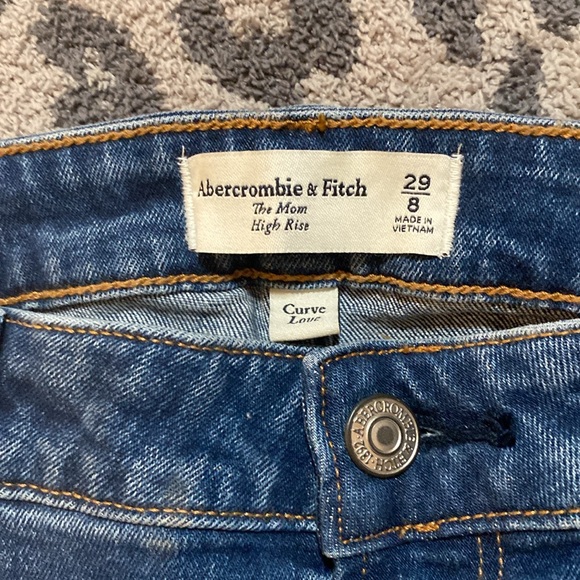 Abercrombie Curve Love High Rise Mom Jeans - Picture 7 of 7